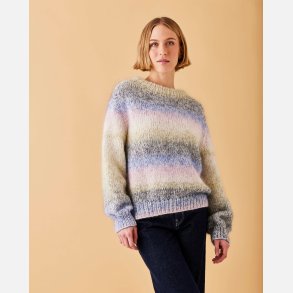 Sweater med sadelskulder
